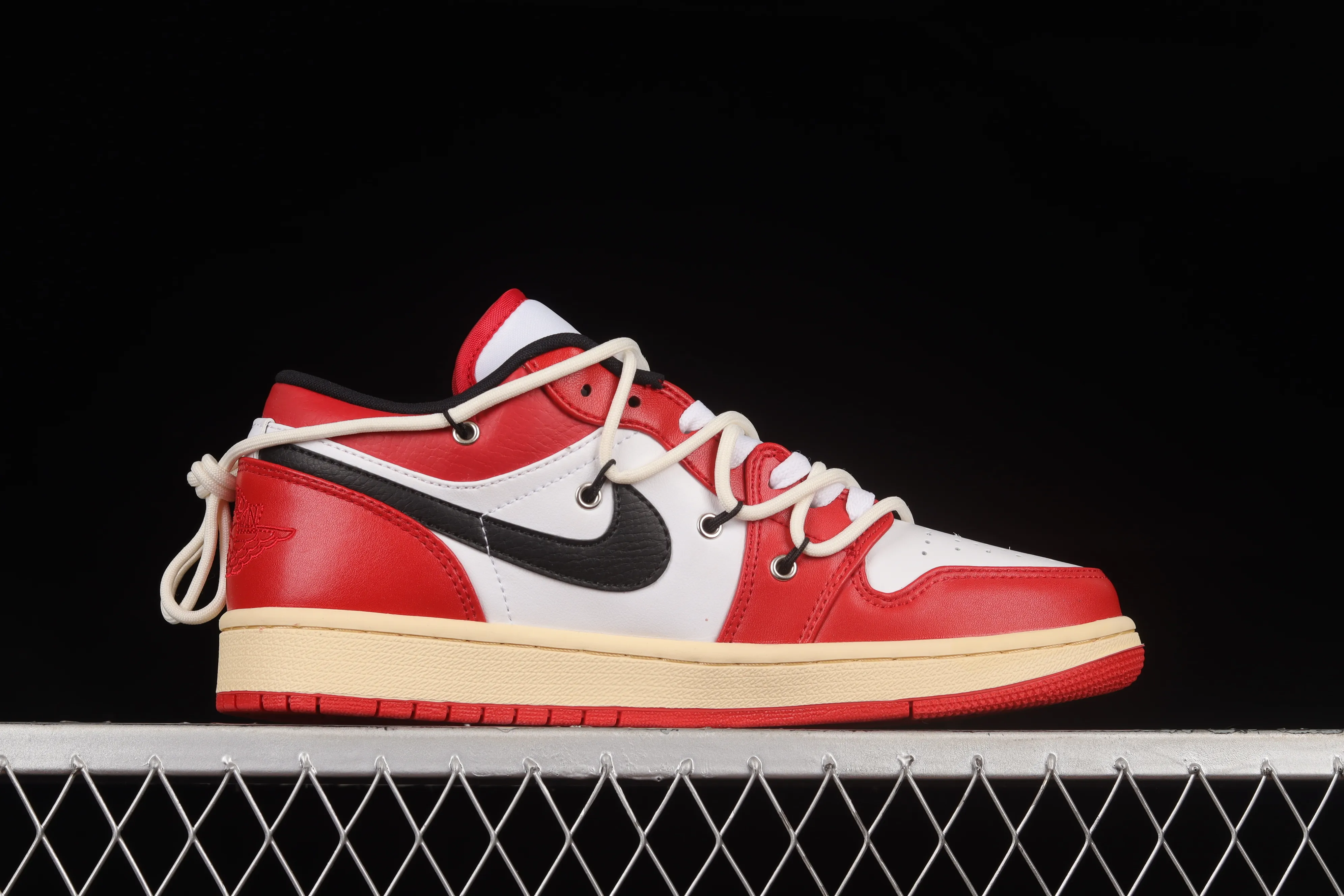 All categories Air Jordan Jordan series basketball shoes Air Jordan 1 Low Z version Air Jordan 1 Low AJ1 Joe 1 customized version Vibe flavor deconstruction Sports culture basketball shoes 553558-118